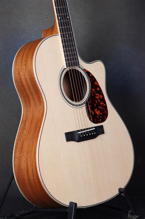 larrivee lv 03 acoustic guitar.